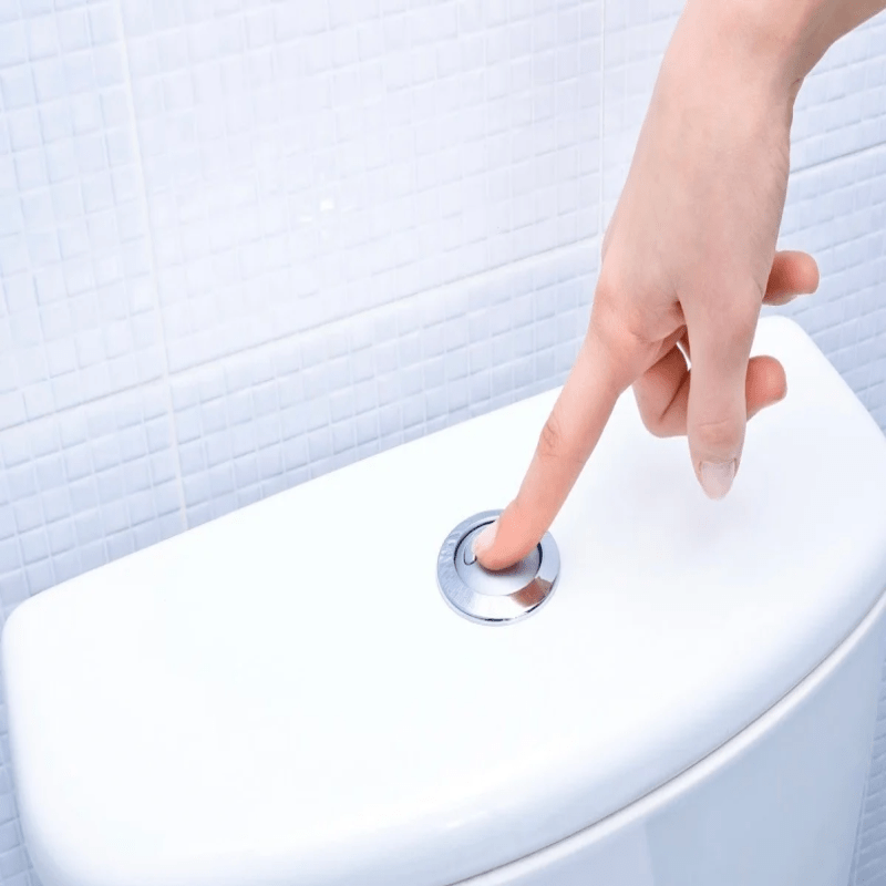 Tại sao bồn cầu xả nước yếu? Nguyên nhân & Cách khắc phục