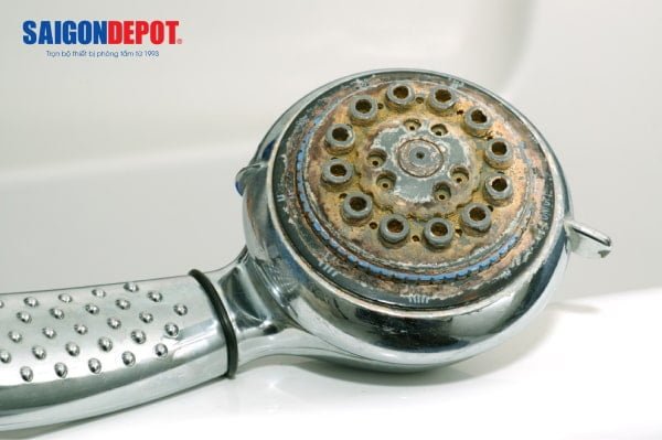 lam-sach-thiet-bi-ve-sinh-inox (1)